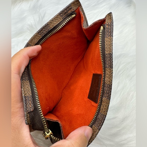 Louis Vuitton Bucket Pouch PM DE - Picture 10 of 15